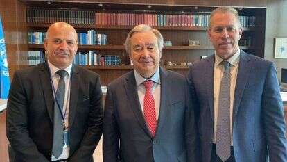 ארדן ואלוף רסאן עליאן בפגישה עם מזכ״ל האו״ם, אנטוניו גוטרש. | אלה גל ארדן ואלוף רסאן עליאן בפגישה עם מזכ״ל האו״ם, אנטוניו גוטרש. | אלה גל