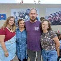 רות, בנה ובנותיה. | באדיבות המצולמת