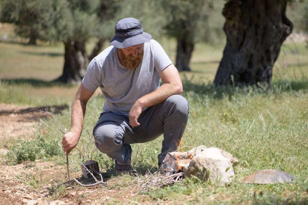 נתנאל אלינסון בסביבות בית־לחם. | שריה דיאמנט