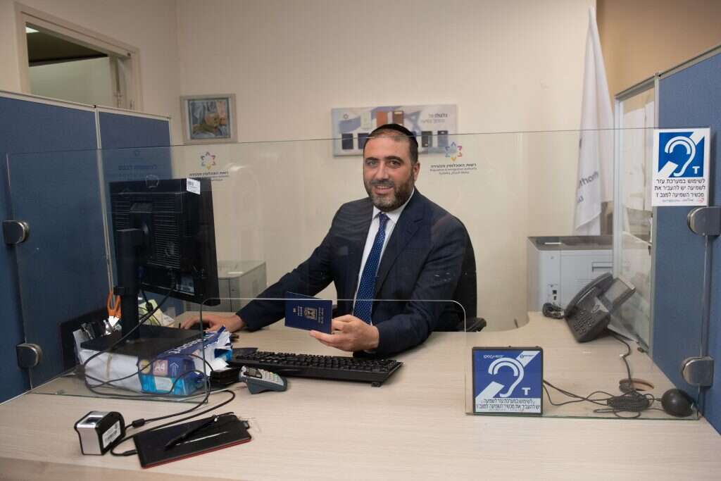 השר ארבל בלשכת רשות האוכלוסין בירושלים, השבוע. | שריה דיאמנט