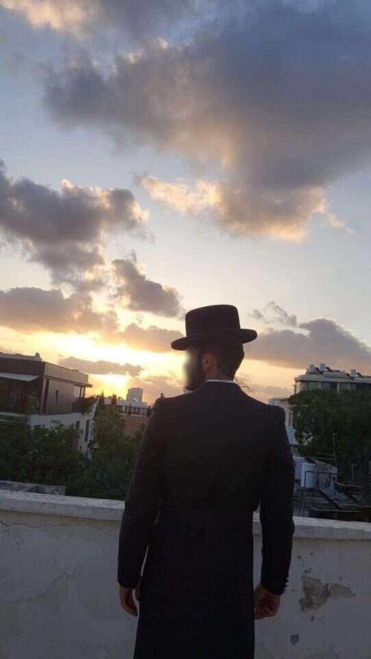 סמ"ר ע' לפני גיוסו. | דו"צ