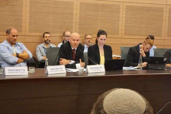 לא היה מעורב בעניין, אבל הפרקליטות כגוף כן. פרקליט המדינה, עמית אייסמן | עטרה גרמן לא היה מעורב בעניין, אבל הפרקליטות כגוף כן. פרקליט המדינה, עמית אייסמן | עטרה גרמן