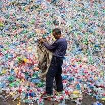 פסולת פלסטיק. | Fred DUFOUR AFP