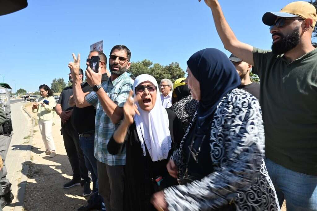 הפגנת התומכים במחבל הרוצח וליד דקה, הקוראים לשחרורו. | יוסי זליגר/TPS הפגנת התומכים במחבל הרוצח וליד דקה, הקוראים לשחרורו. | יוסי זליגר/TPS