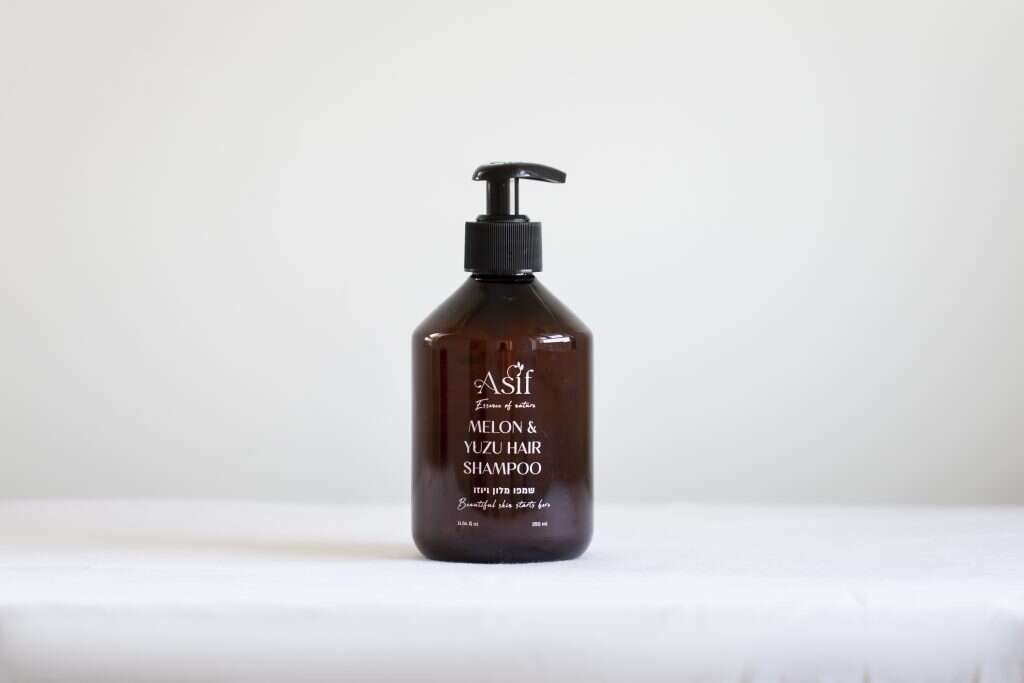 שמפו מלון ויוזו. | טובי שריד