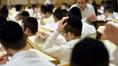 ישיבת פונוביז'. | יוסי זליגר ישיבת פונוביז'. | יוסי זליגר