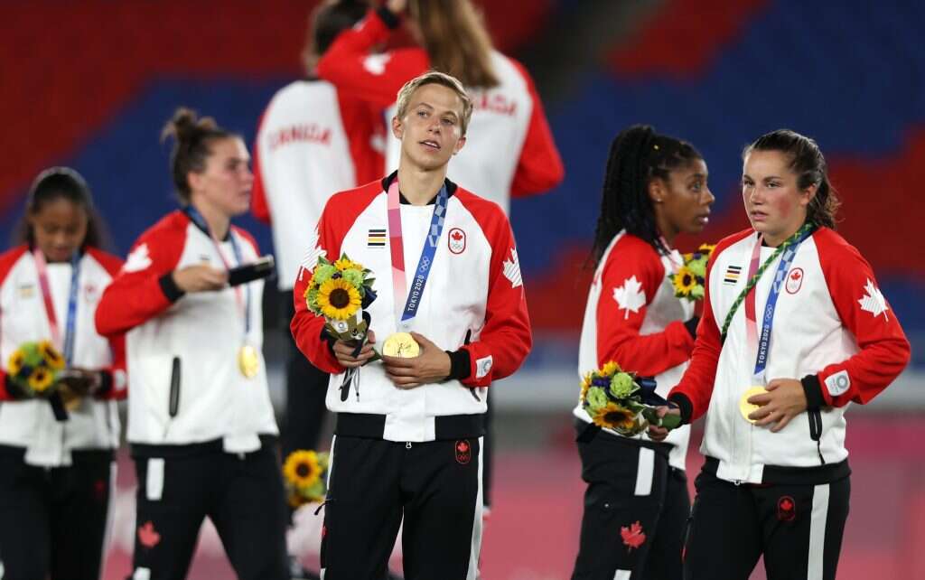 "הבנות שמתמודדות מתייאשות". הטרנסג'נדרית הראשונה שזכתה במדליית זהב אולימפית, בטורניר כדורגל הנשים במשחקי טוקיו 2021. | גטי אימג'ס