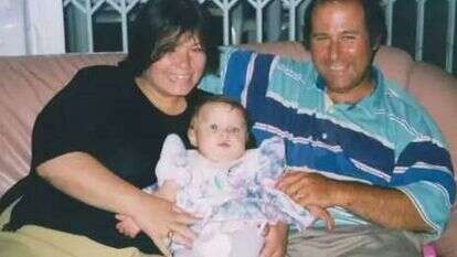 חנה נחנברג הי"ד עם בעלה דוד ובתה שרה.