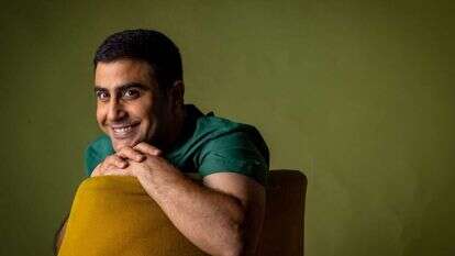 אמיר שורוש. | אריק סולטן, איפור ושיער: אורלי רונן. סטיילינג: בן חן יצחק פור