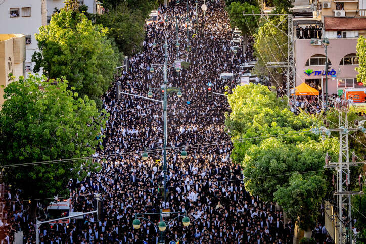 הלוויית הרב גרשון אדלשטיין בבני ברק. | יונתן זינדל, פלאש 90