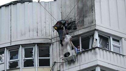 בניין במוסקבה שניזוק במתקפת כטב"מים השבוע. | איי.אף. פי