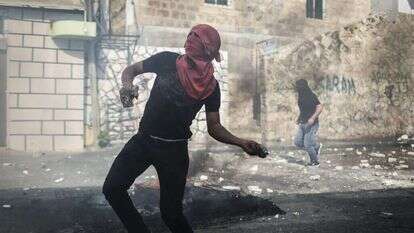 צעירים ערבים מתפרעים באבו־תור. | הדס פרוש, פלאש 90