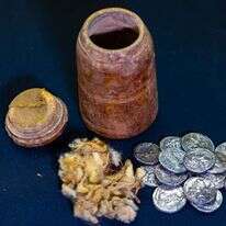 מטבעות עתיקים שנמצאו סמוך לים המלח, אילוסטרציה. | אוליבר פיטוסי / פלאש 90