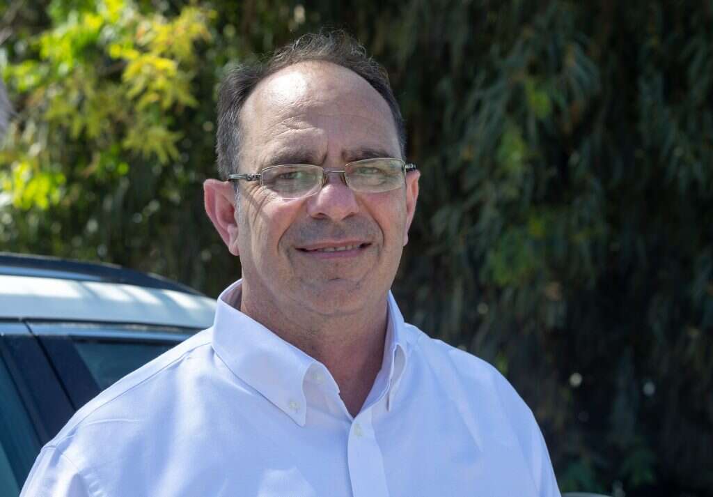 מוריס הירש. | יוסי אלוני