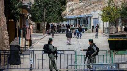 כוחות מג"ב ליד מערת המכפלה בחברון. | וויסאם חשלמון, פלאש 90 כוחות מג"ב ליד מערת המכפלה בחברון. | וויסאם חשלמון, פלאש 90