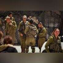 חיילים בהר חריף לאחר הפיגוע. | דודו גרינשפן/פלאש90