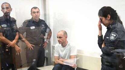 העבריין אסי אבוטבול בבית המשפט. | פלאש 90