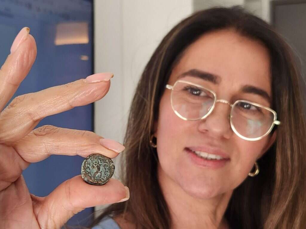 מטבע מתתיהו. | רשות העתיקות