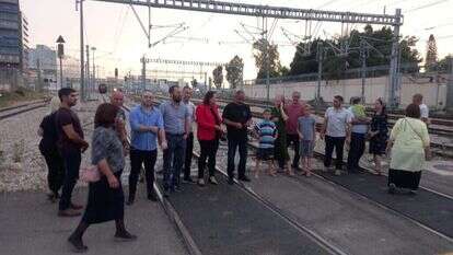 המחאה בתחנת הרכבת בלוד. | שילה פריד המחאה בתחנת הרכבת בלוד. | שילה פריד