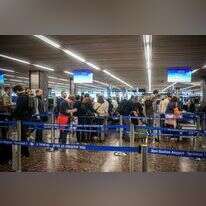 האכזריות מטפסת לשיאים חדשים. טרמינל 1 בנתב"ג. | אריה לייב אברמס, פלאש 90