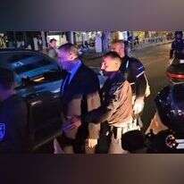 השר ישראל כץ מותקף על ידי מפגינים בת"א. | מסך מתוך טוויטר