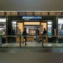 חנות אמזון בניו יורק. | שאטרסטוק