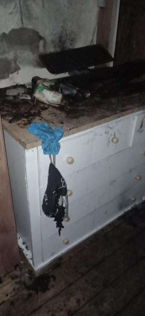 נזקי השריפה בבית משפחת ישובייב בשכונת שמעון הצדיק בירושלים. | באדיבות המשפחה נזקי השריפה בבית משפחת ישובייב בשכונת שמעון הצדיק בירושלים. | באדיבות המשפחה