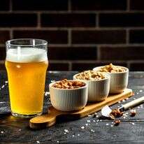 בירה ובוטנים. | שאטרסוק