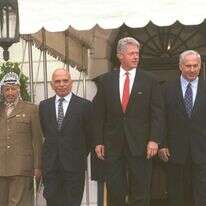 נתניהו, קלינטון, חוסיין וערפאת בוועידה בוושינגטון, 1996. | אבי אוחיון, לע"מ