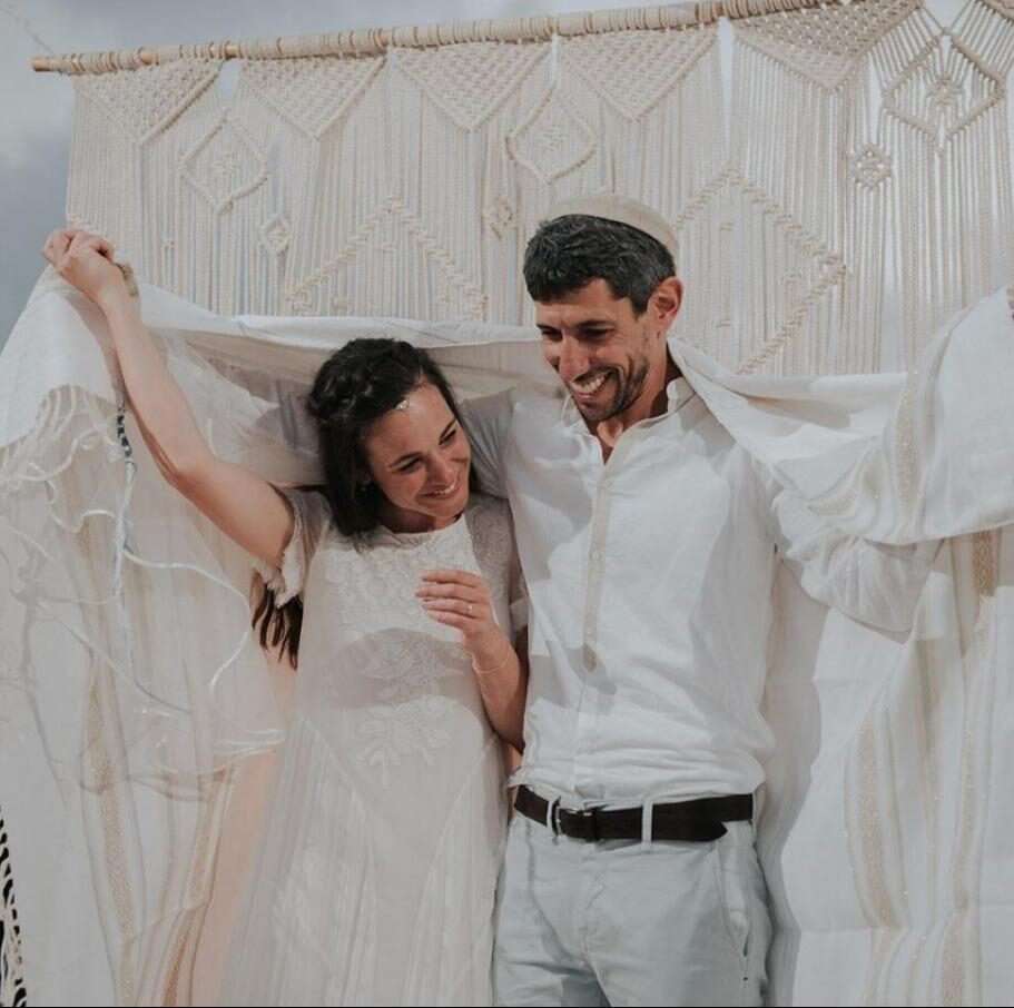 אביגדור גביש ואילת דיקשטיין בחתונתם, 2019. | Aya-avi artphotography