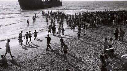 יותר ממאתיים אנשי אצ"ל הוחזקו במעצר במשך שבועות. אלטלנה מגיעה לחוף. | טדי בראונר, לע"מ