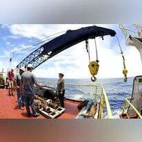 אי אפשר להוציא מים מהסלע, אבל אפשר להוציא סלע מהמים. ספינת הקידוח. | גטי אימג'ס