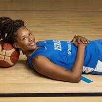 ג'ני סימס. | אבישג שאר-ישוב