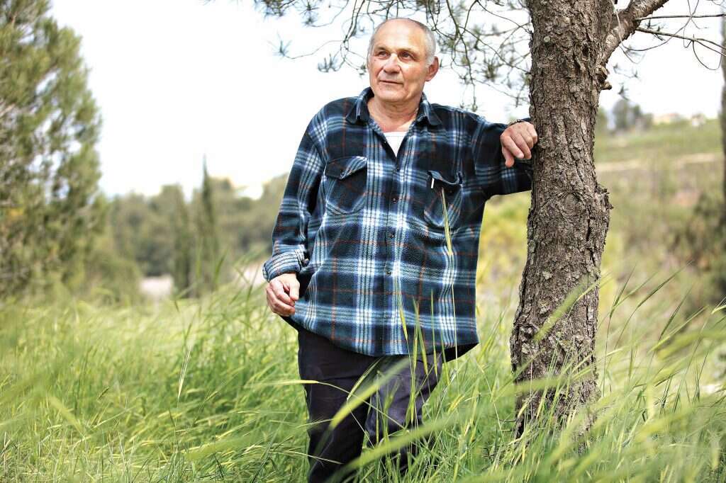 התפלמס עם הרב שלמה אבינר למען החיבור עם האנשים שכה אהב. חנן פורת, 2010. | אריק סולטן