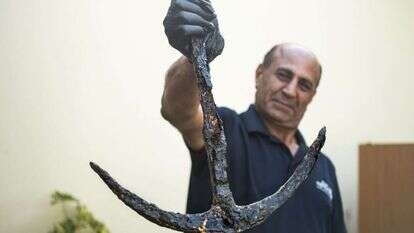 העוגן שנמצא בצלילה. | יולי שוורץ, רשות העתיקות