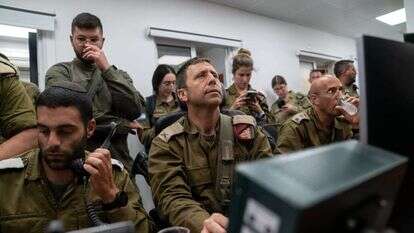 מפקד אוגדת איו"ש אבי בלוט בחטמ"ר מנשה. | דו"צ מפקד אוגדת איו"ש אבי בלוט בחטמ"ר מנשה. | דו"צ