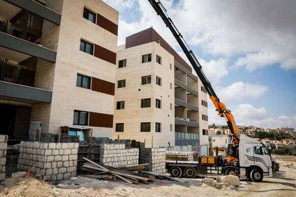 בנייה בנווה דניאל שבגוש עציון. | גרשון אלינסון - פלאש 90 בנייה בנווה דניאל שבגוש עציון. | גרשון אלינסון - פלאש 90