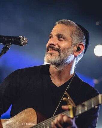 אביתר בנאי. | אריאל עפרון