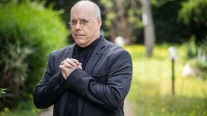 נותר בתודעה כמייצג של הניינטיז. עוזי וייל. | אבישג שאר־ישוב