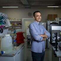 כדי לחסל את הסרטן צריך לזהות את בנק המטרות, ולפתח חימוש מדויק. פרופ' ינאי עופרן. | לירון מולדובן כדי לחסל את הסרטן צריך לזהות את בנק המטרות, ולפתח חימוש מדויק. פרופ' ינאי עופרן. | לירון מולדובן