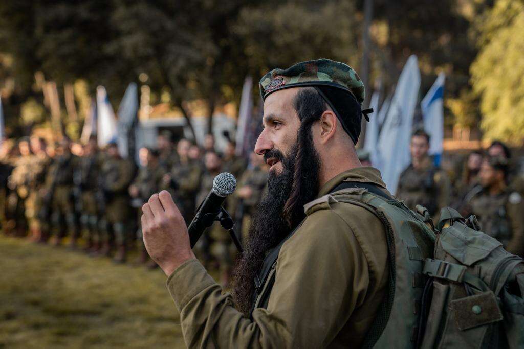 "המשימה החשובה ביותר היא להיות החבר הכי טוב של החייל שזקוק לזה". גבאי בתפקיד. | דו"צ "המשימה החשובה ביותר היא להיות החבר הכי טוב של החייל שזקוק לזה". גבאי בתפקיד. | דו"צ