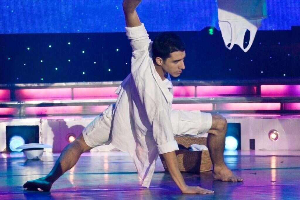 מחול מטורף ותחושת מצוקה. גבאי בהופעה. | אריאל שפיצר מחול מטורף ותחושת מצוקה. גבאי בהופעה. | אריאל שפיצר