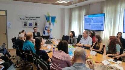 ישיבת הוועדה לטיפול במחסור בכוח אדם רפואי במערכת הבריאות, בראשות מנכ"ל משרד הבריאות משה בר-סימן-טוב