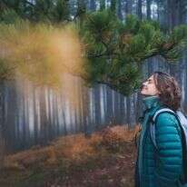 כמה שיותר מהאף וכמה שפחות מהפה. | שאטרסטוק כמה שיותר מהאף וכמה שפחות מהפה. | שאטרסטוק