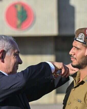 ראש הממשלה בנימין נתניהו בטקס סיום קורס קצינים בבה"ד 1. ארכיון | קובי גדעון, לע"מ ראש הממשלה בנימין נתניהו בטקס סיום קורס קצינים בבה"ד 1. ארכיון | קובי גדעון, לע"מ