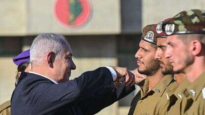 ראש הממשלה בנימין נתניהו בטקס סיום קורס קצינים בבה"ד 1. ארכיון | קובי גדעון, לע"מ ראש הממשלה בנימין נתניהו בטקס סיום קורס קצינים בבה"ד 1. ארכיון | קובי גדעון, לע"מ