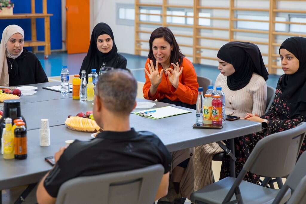 אוחנה בישיבת עבודה בחורה. | לירון מולדובן