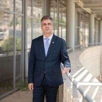 שר החוץ אלי כהן. | שריה דיאמנט