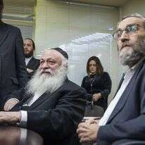 השר יצחק גולדקנופף וחבר הכנסת משה גפני ממפלגת יהדות התורה. | אוליבייה פיטוסי, פלאש 90