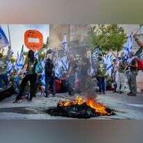 עימות במתכונת ה"לא נחמדים". ההפגנה מול ביתו של שר המשפטים יריב לוין במודיעין, השבוע. | יהונתן שאול, פלאש 90